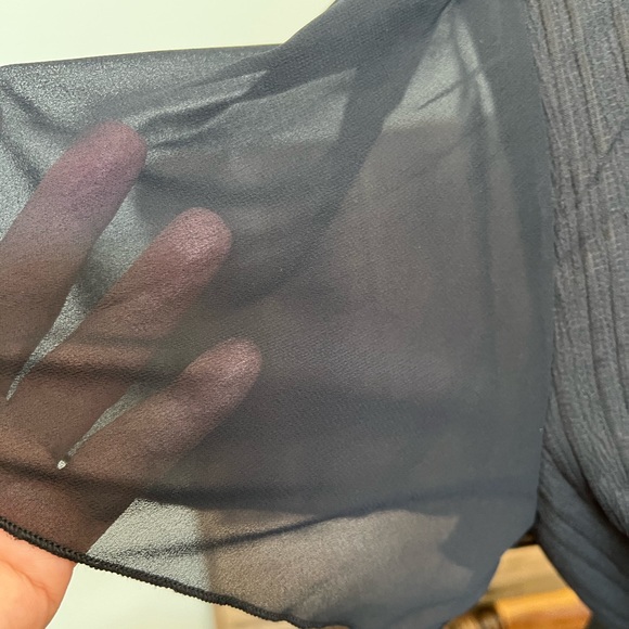 SKUE CURVE Size 1X Black Wrap Around Blouse - Picture 5 of 10